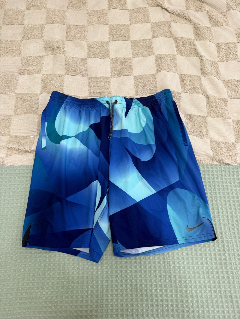 Nike Men’s Blue Multi-Tone Abstract Swim Trunks size XL